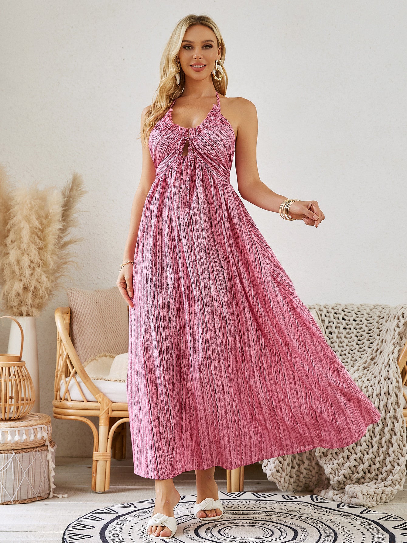 Robe longue bohème à licou - Robe de plage fluide sans manches pour femme