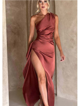 Robe longue slim à une épaule